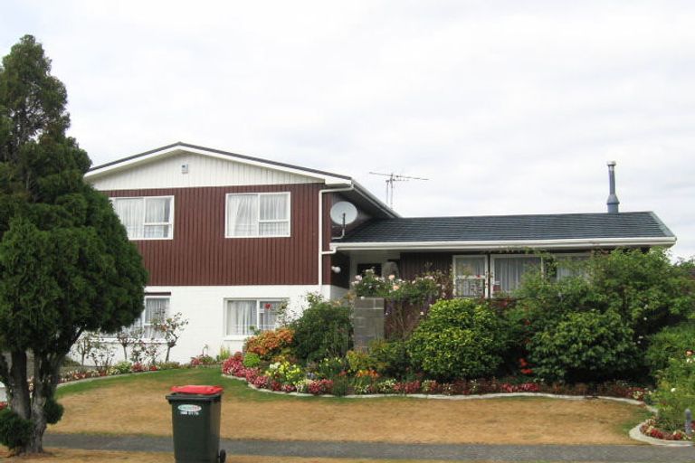 Photo of property in 18 Brightwater Crescent, Totara Park, Upper Hutt, 5018