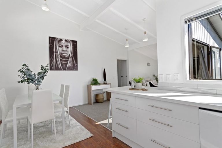 Photo of property in 2/456 Ngatai Road, Bellevue, Tauranga, 3110