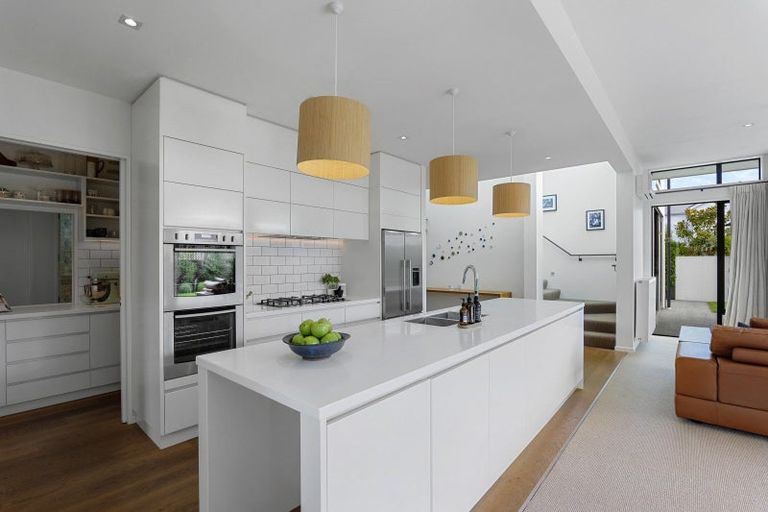 Photo of property in 93 Mays Road, St Albans, Christchurch, 8052