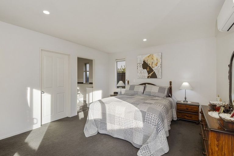 Photo of property in 16 Highwood Lane, Burnside, Christchurch, 8053