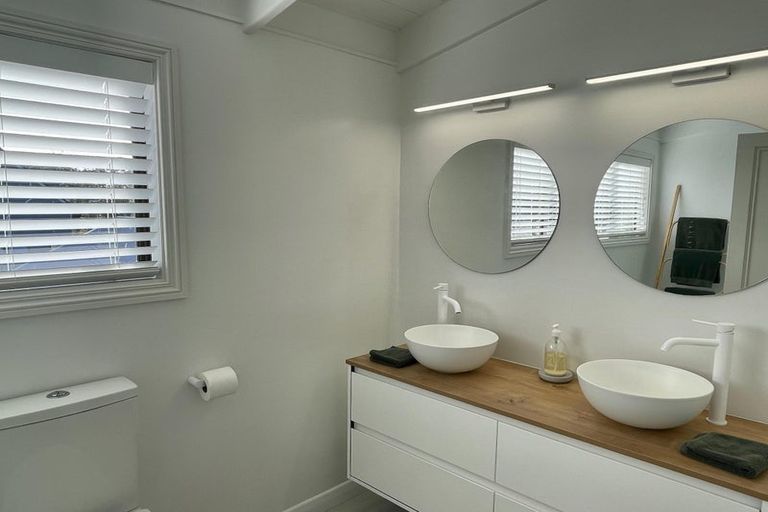 Photo of property in 102 Karaka Place, Matarangi, Whitianga, 3592