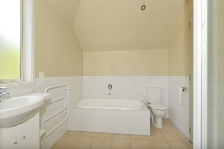 Photo of property in 19a Beatrice Place, Avonhead, Christchurch, 8042