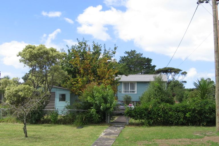 Photo of property in 24 Dakota Avenue, Beach Haven, Auckland, 0626