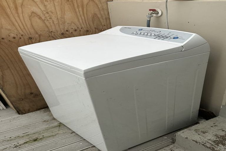 Photo of property in 12 Bruce Road, Glenfield, Auckland, 0629