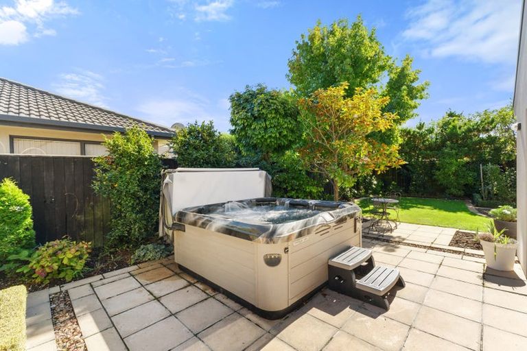 Photo of property in 17 Marsack Crescent, Halswell, Christchurch, 8025