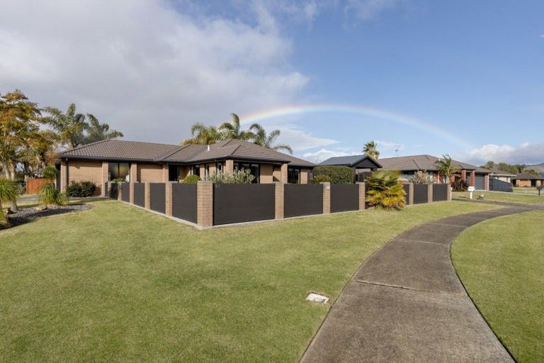 Photo of property in 63 Carrington Drive, Papamoa Beach, Papamoa, 3118