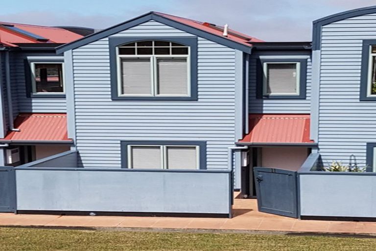 Photo of property in 11/93a Kelburn Parade, Kelburn, Wellington, 6012