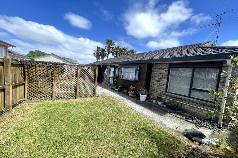 Photo of property in 1/9 Midvale Place, Burswood, Auckland, 2013