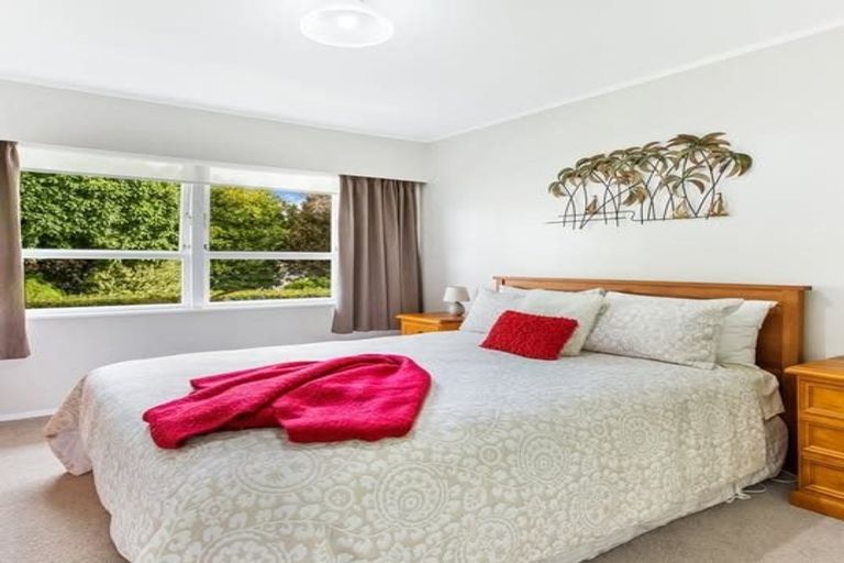 Photo of property in 1 Alf Walker Place, Papakura, 2110