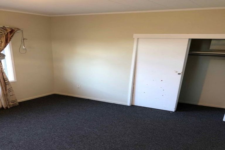 Photo of property in 47 Staverton Crescent, Mangere, Auckland, 2022