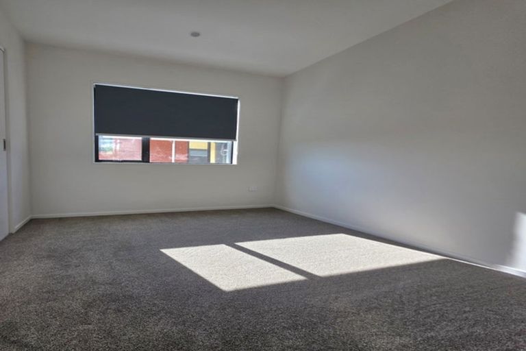 Photo of property in 4/2a Mantra Road, Massey, Auckland, 0614
