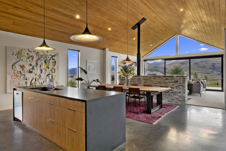 Photo of property in 10 Double Cone Road, Jacks Point, Queenstown, 9371
