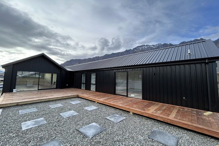Photo of property in 45 Shepherd Road, Jacks Point, Queenstown, 9371