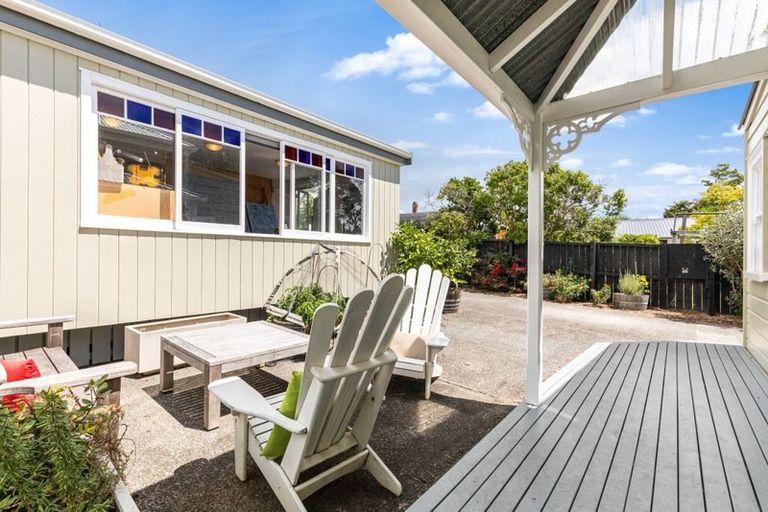 Photo of property in 2/10 Mozeley Avenue, Devonport, Auckland, 0624