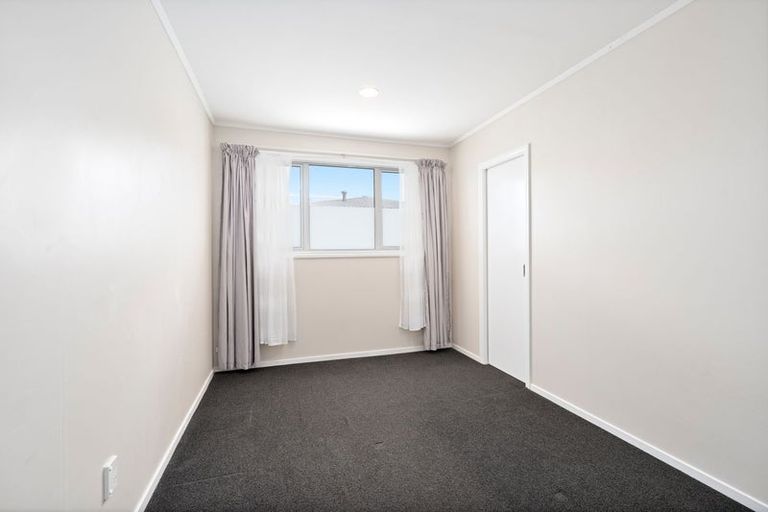 Photo of property in 129 Riverpark Crescent, Henderson, Auckland, 0610