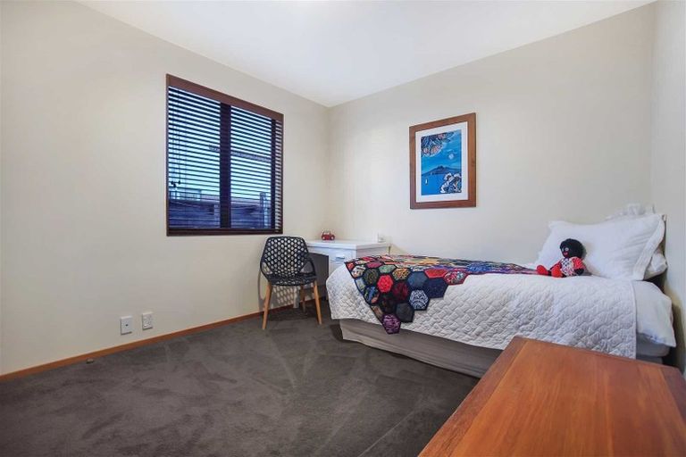 Photo of property in 65 Forrest Hill Road, Milford, Auckland, 0620