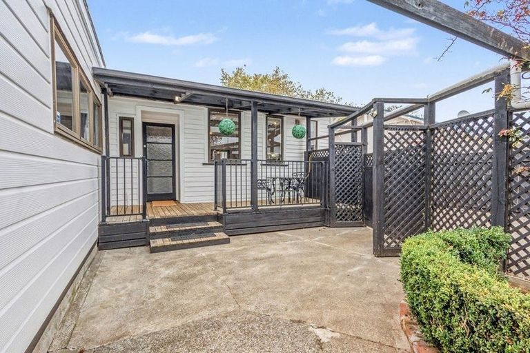 Photo of property in 18 Godwin Crescent, College Estate, Whanganui, 4500