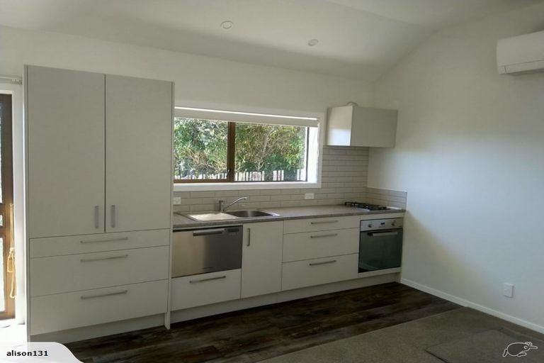 Photo of property in 8 Brasenose Place, Tawa, Wellington, 5028