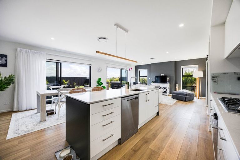 Photo of property in 9 Johnson Place, Stillwater, Silverdale, 0993