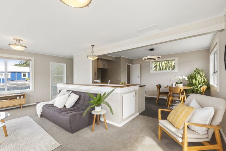 Photo of property in 118 Owhiro Bay Parade, Owhiro Bay, Wellington, 6023