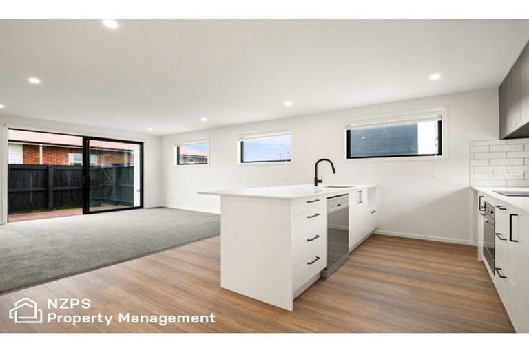 Photo of property in 67f Royal Crescent, Saint Kilda, Dunedin, 9012