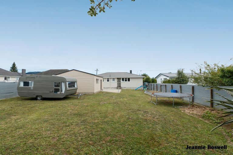 Photo of property in 83 Grey Street, Shannon, 4821