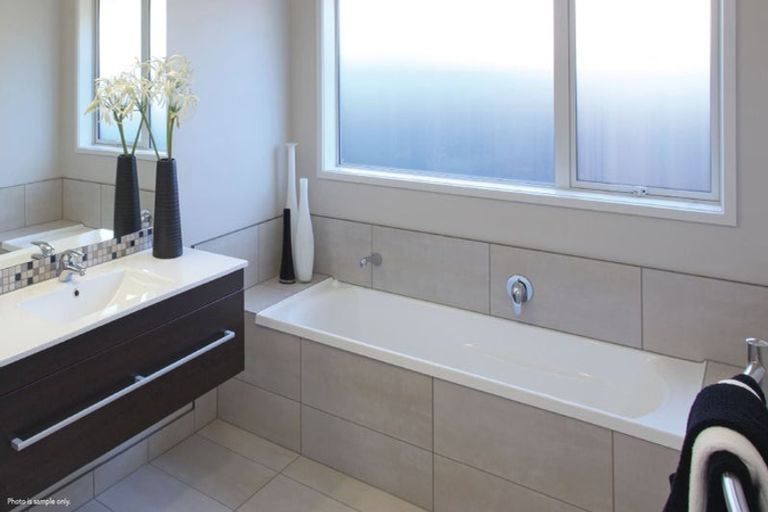 Photo of property in 29 Mudgeways Road, Massey, Auckland, 0614