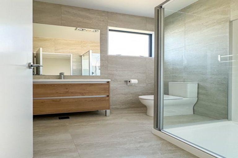 Photo of property in 29 Cambie Avenue, Red Beach, 0932