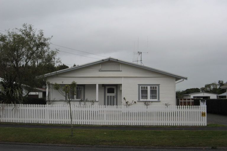 Photo of property in 32 Claude Street, Fairfield, Hamilton, 3214