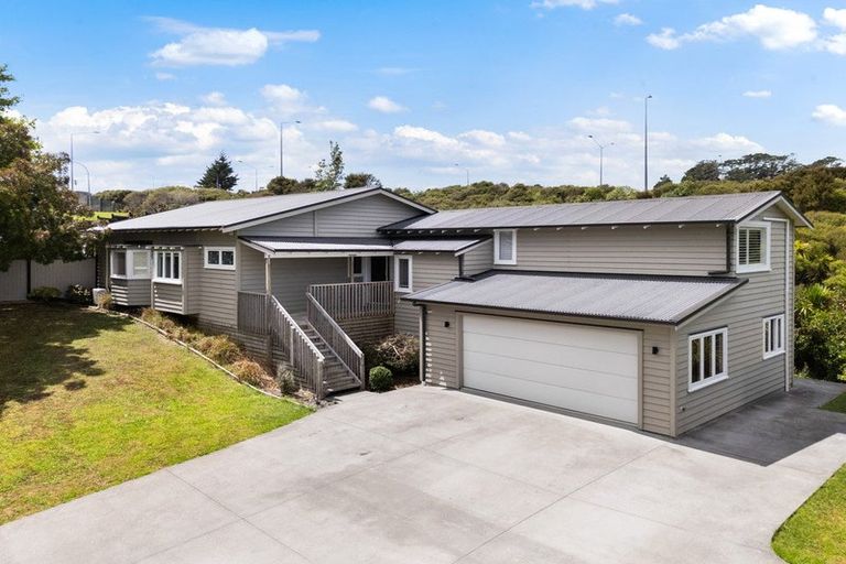 Photo of property in 21 Chester Avenue, Greenhithe, Auckland, 0632