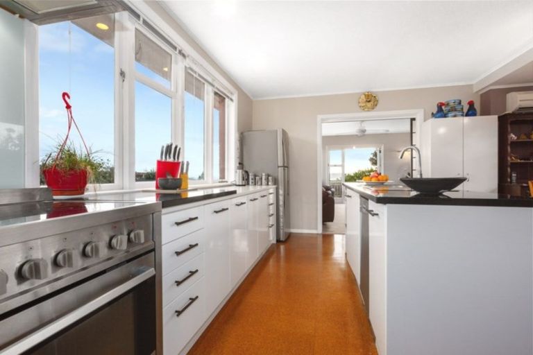 Photo of property in 33a Herewini Street, Titahi Bay, Porirua, 5022