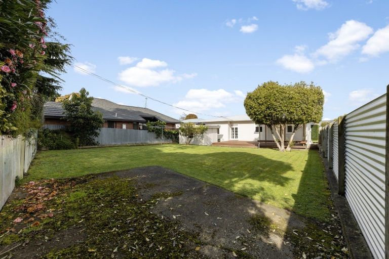 Photo of property in 17 East Street, Terrace End, Palmerston North, 4410
