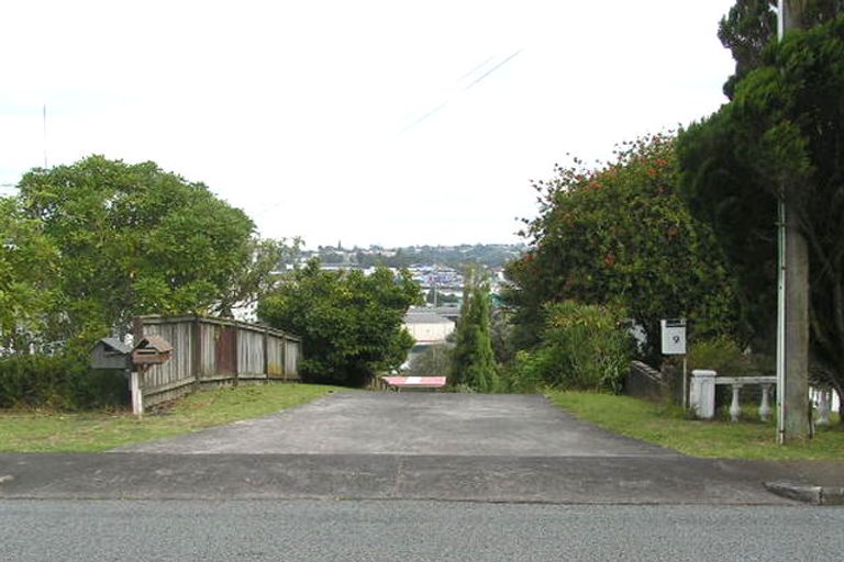 Photo of property in 2/11 Arrow Road, Forrest Hill, Auckland, 0620
