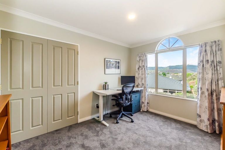 Photo of property in 80 Guildford Drive, Paraparaumu, 5032