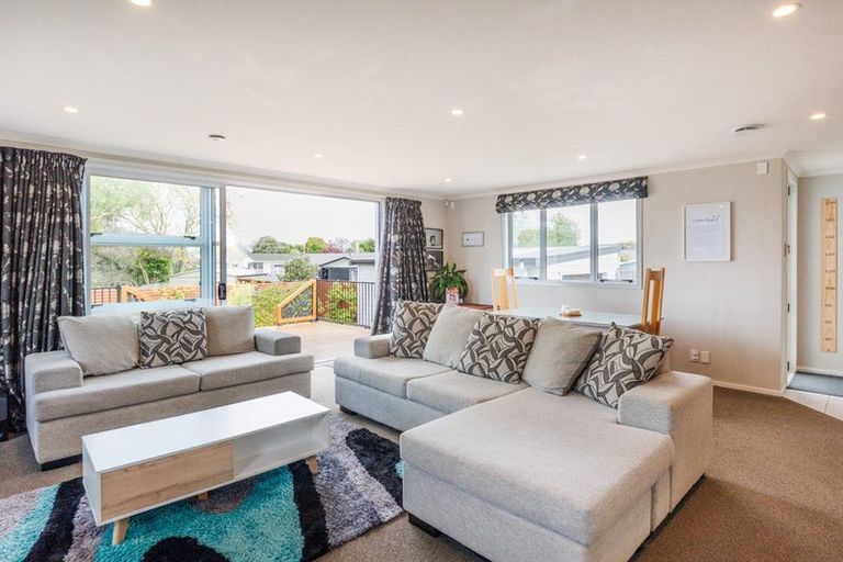 Photo of property in 32 Milton Street, Roslyn, Palmerston North, 4414