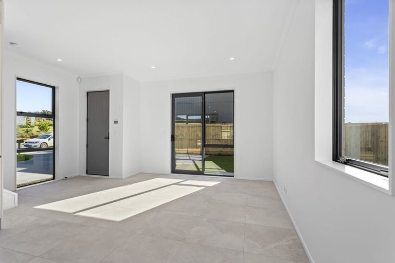 Photo of property in 106 Symes Drive, Red Beach, 0932