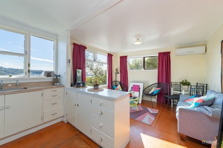 Photo of property in 6 Ash Grove, Ranui, Porirua, 5024