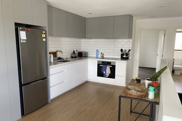 Photo of property in 24 Otaimako Place, Mangere, Auckland, 2022