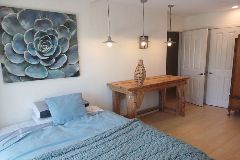 Photo of property in 121 Seaview Road, Piha, New Lynn, 0772