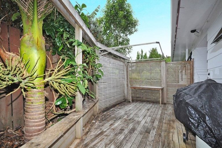 Photo of property in 8 Springtime Crescent, Stanmore Bay, Whangaparaoa, 0932