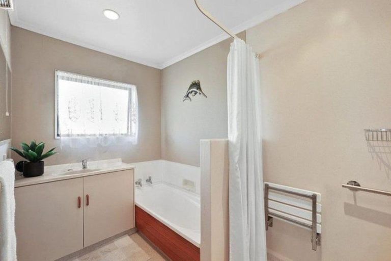 Photo of property in 1/30 Whiteley Street, Moturoa, New Plymouth, 4310