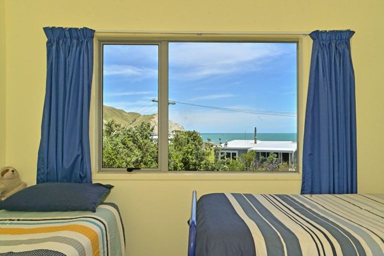 Photo of property in 6 Argyle Street, Mahia, 4198