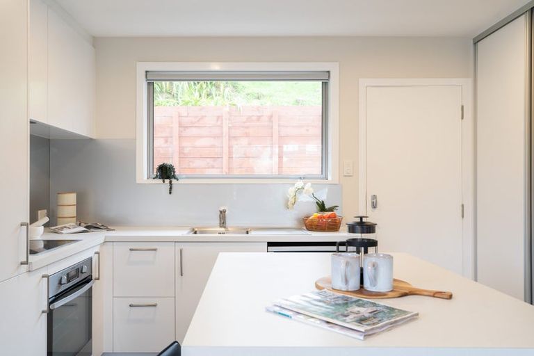 Photo of property in 137a Newlands Road, Newlands, Wellington, 6037