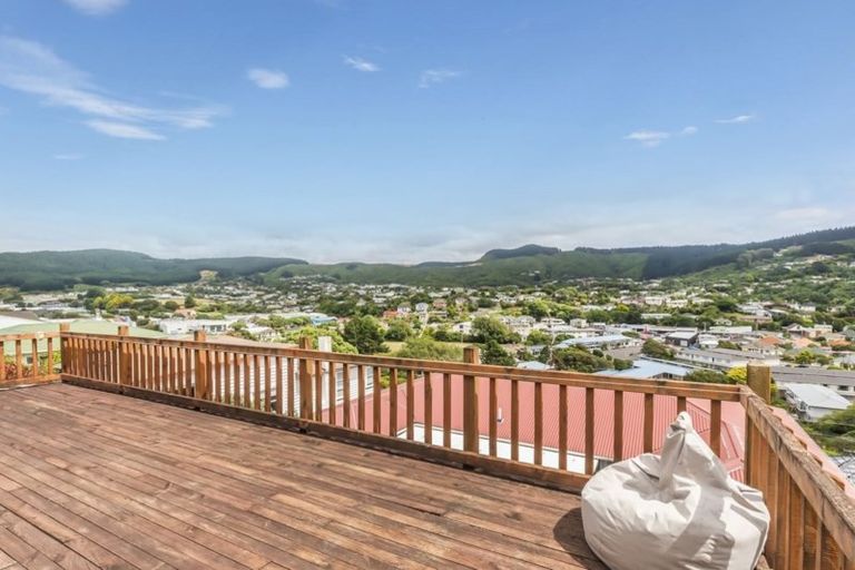 Photo of property in 21 Tawa Terrace, Tawa, Wellington, 5028