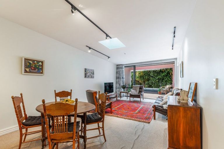 Photo of property in 3/36 Victoria Road, Devonport, Auckland, 0624