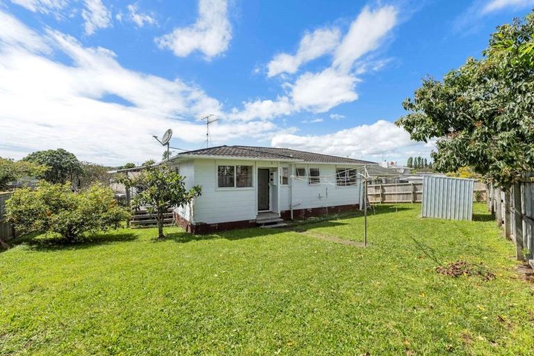 Photo of property in 12 Kereru Place, Half Moon Bay, Auckland, 2012