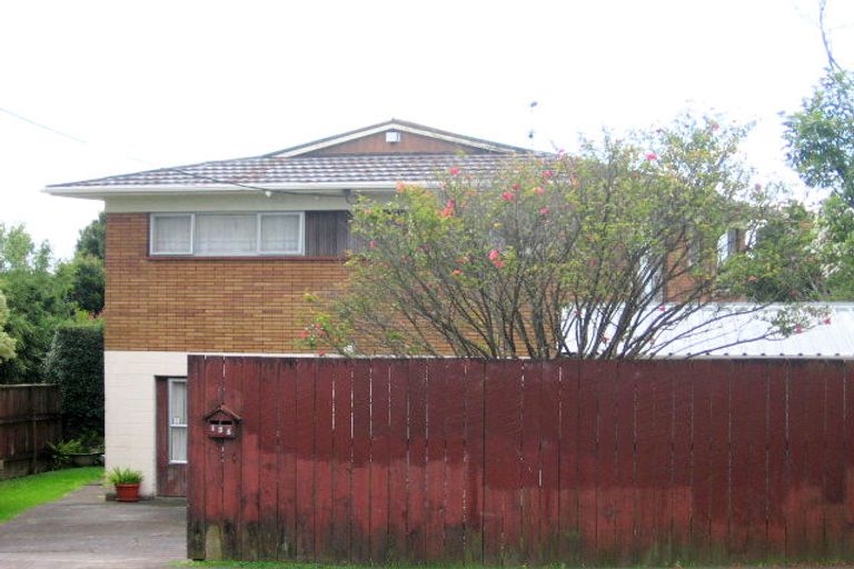Photo of property in 135 Waimumu Road, Massey, Auckland, 0614