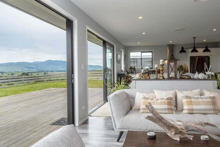 Photo of property in 59 Kahutara Road, Kahutara, 5771