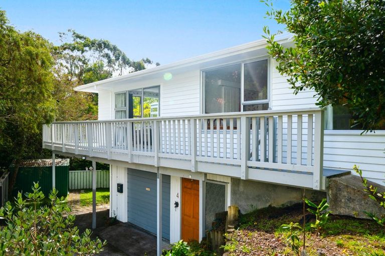 Photo of property in 4 Rokewa Way, Paparangi, Wellington, 6037