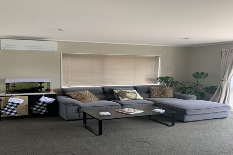 Photo of property in 11a Greta Place, Stanmore Bay, Whangaparaoa, 0932